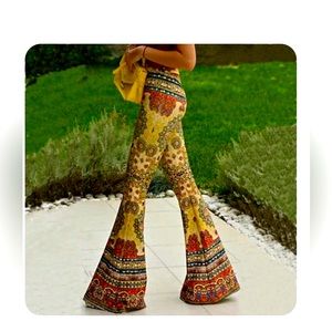 BRAND  NEW SOHO GIRLS PRINT BELL BOTTOMS.